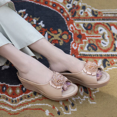 Latest Wedge Heels Trends 2025: What’s In and What’s Out